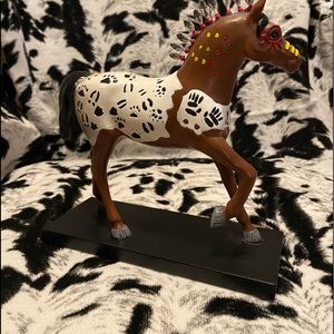 Trail of Painted Pony.Trailblazer.